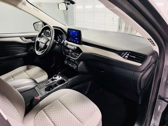 2021 Gray Metallic Ford Escape Hybrid SE AWD SUV