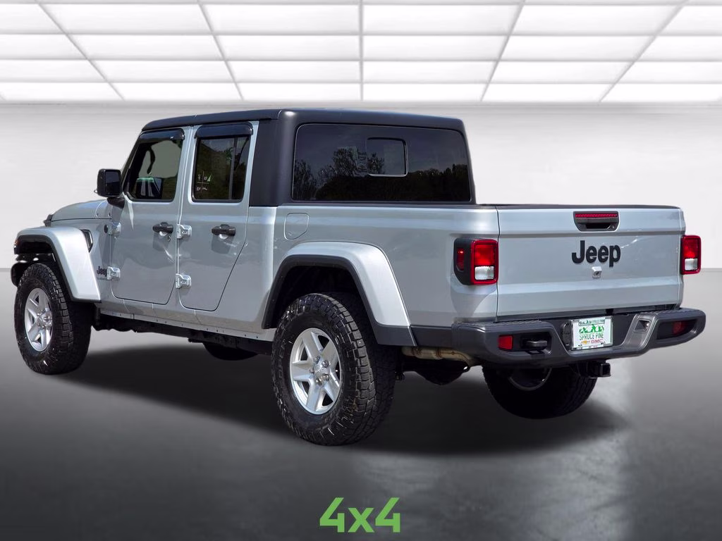 2022 Silver Zynith Clearcoat Jeep Gladiator Sport 4X4 Truck