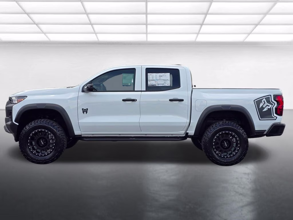 2026 Summit White Chevrolet Colorado Trail Boss 4X4 Truck