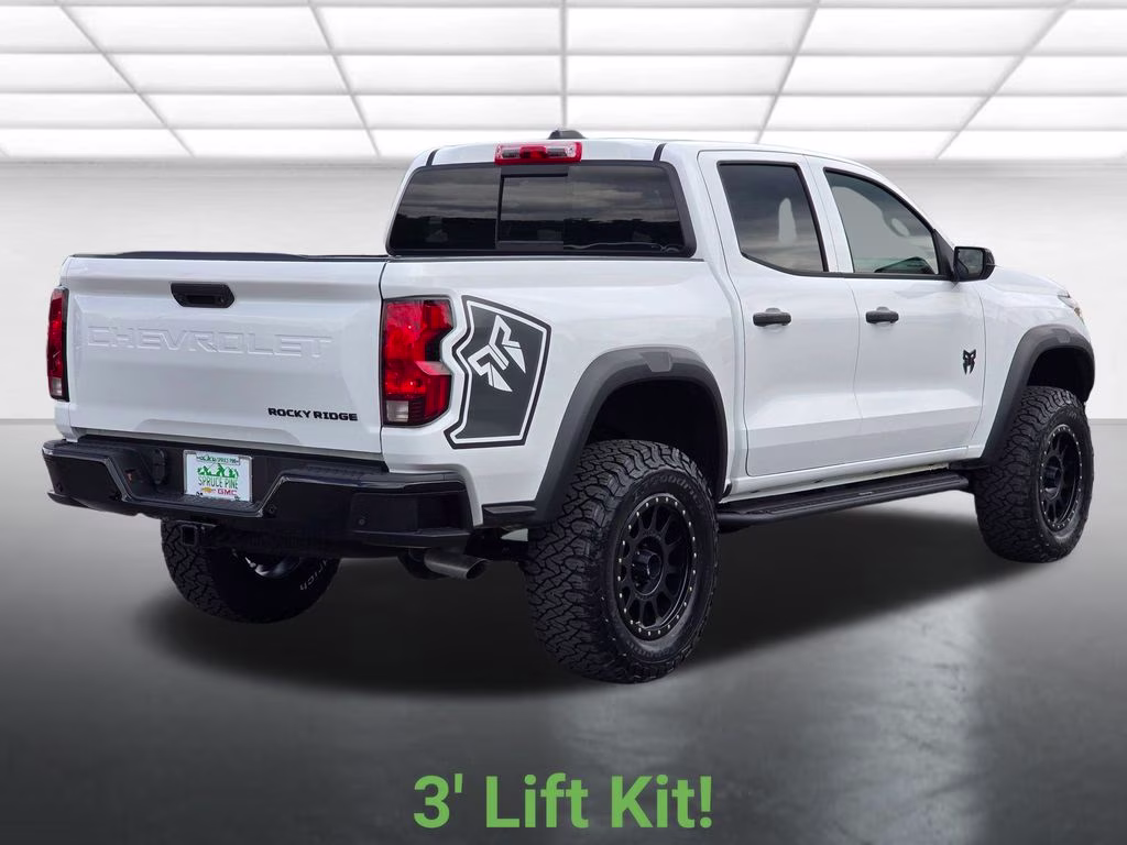 2026 Summit White Chevrolet Colorado Trail Boss 4X4 Truck