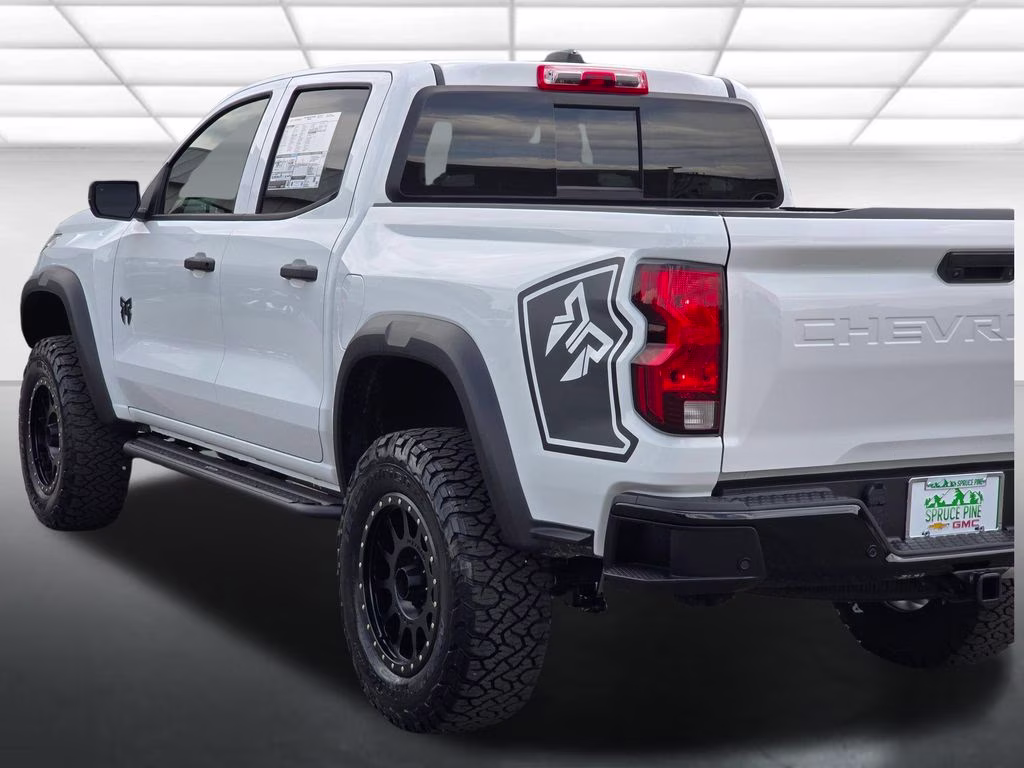 2026 Summit White Chevrolet Colorado Trail Boss 4X4 Truck