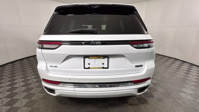 2023 Bright White Clearcoat Jeep Grand Cherokee Overland 4xe 4X4 SUV
