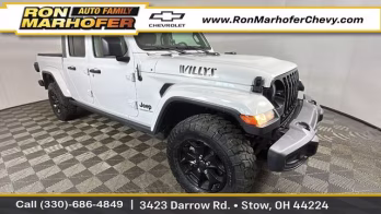 2021 Bright White Clearcoat Jeep Gladiator Willys 4X4 Truck