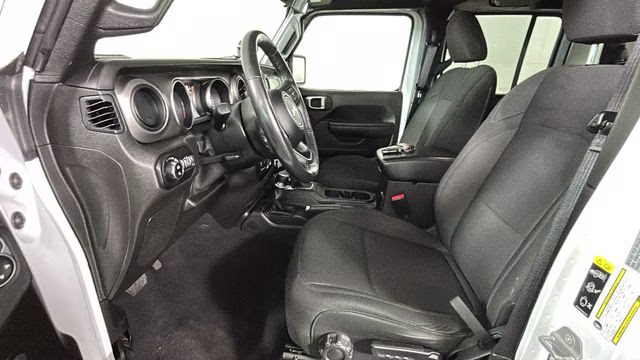 2021 Bright White Clearcoat Jeep Gladiator Willys 4X4 Truck