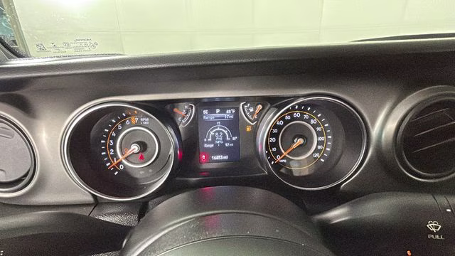 2021 Bright White Clearcoat Jeep Gladiator Willys 4X4 Truck