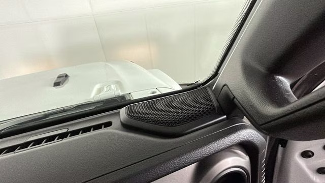 2021 Bright White Clearcoat Jeep Gladiator Willys 4X4 Truck