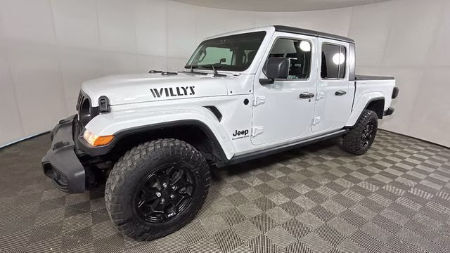 2021 Bright White Clearcoat Jeep Gladiator Willys 4X4 Truck