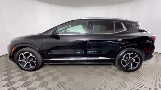 2024 Black Chevrolet Equinox EV LT FWD SUV