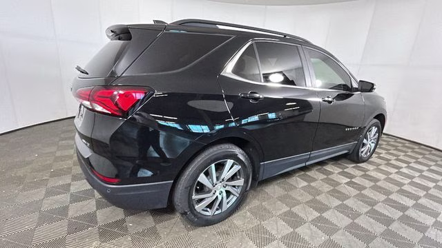 2023 Mosaic Black Metallic Chevrolet Equinox LT AWD SUV