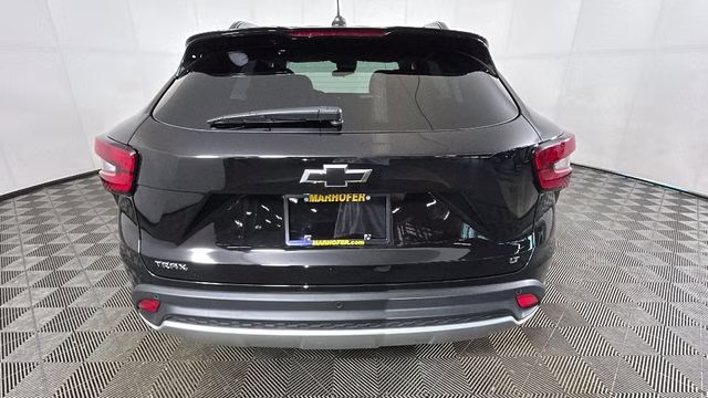 2026 Mosaic Black Metallic Chevrolet Trax LT FWD SUV