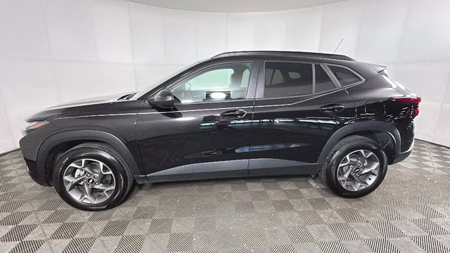 2026 Mosaic Black Metallic Chevrolet Trax LT FWD SUV