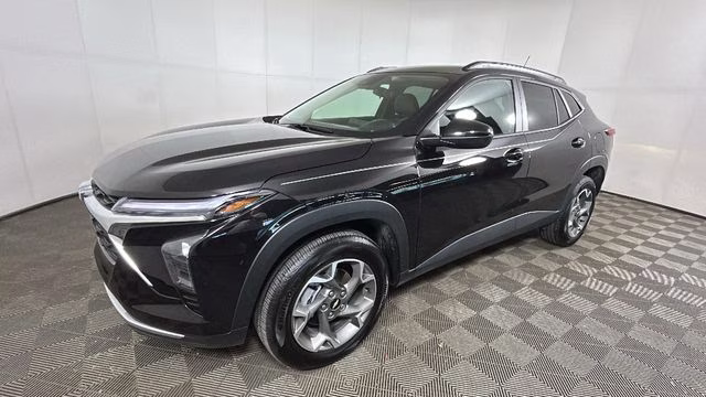 2026 Mosaic Black Metallic Chevrolet Trax LT FWD SUV