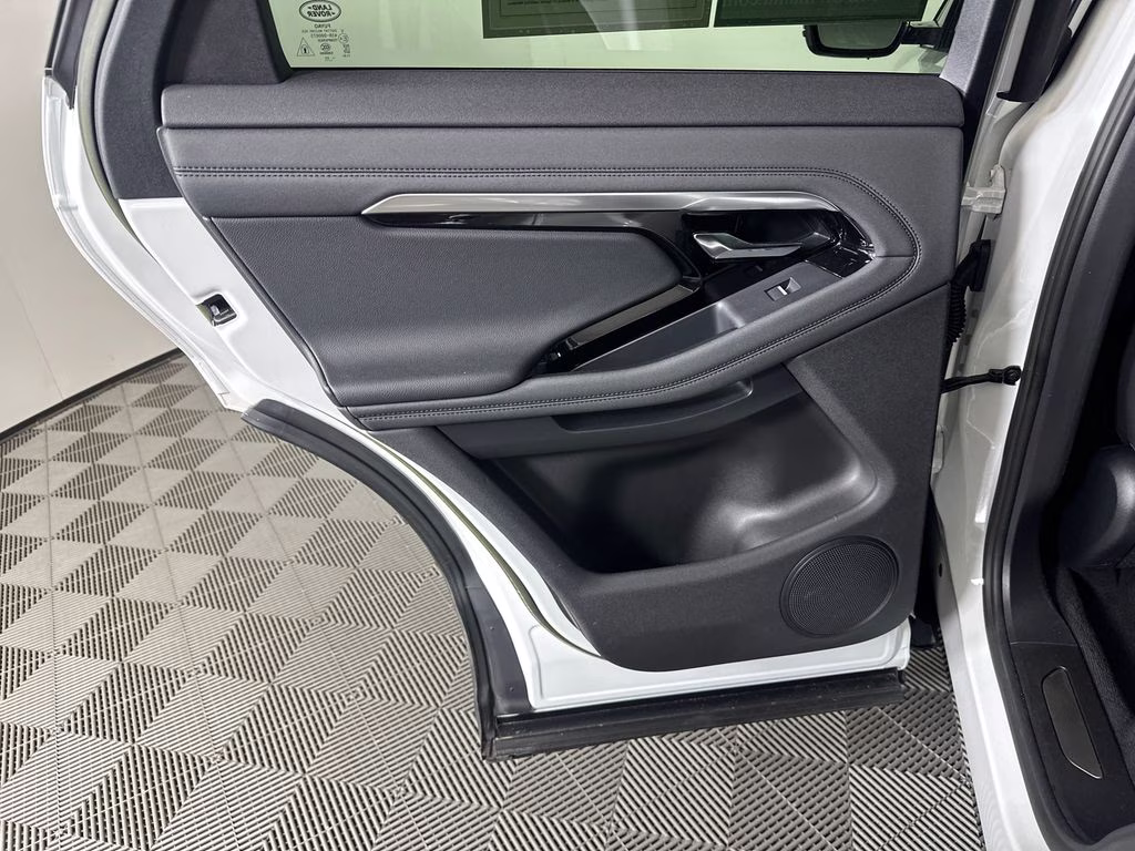 2023 Fuji White Land Rover Range Rover Evoque R-Dynamic SE AWD SUV