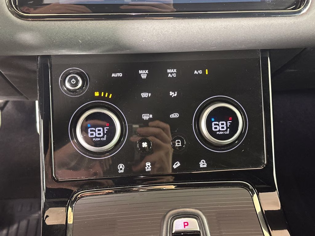 2023 Fuji White Land Rover Range Rover Evoque R-Dynamic SE AWD SUV