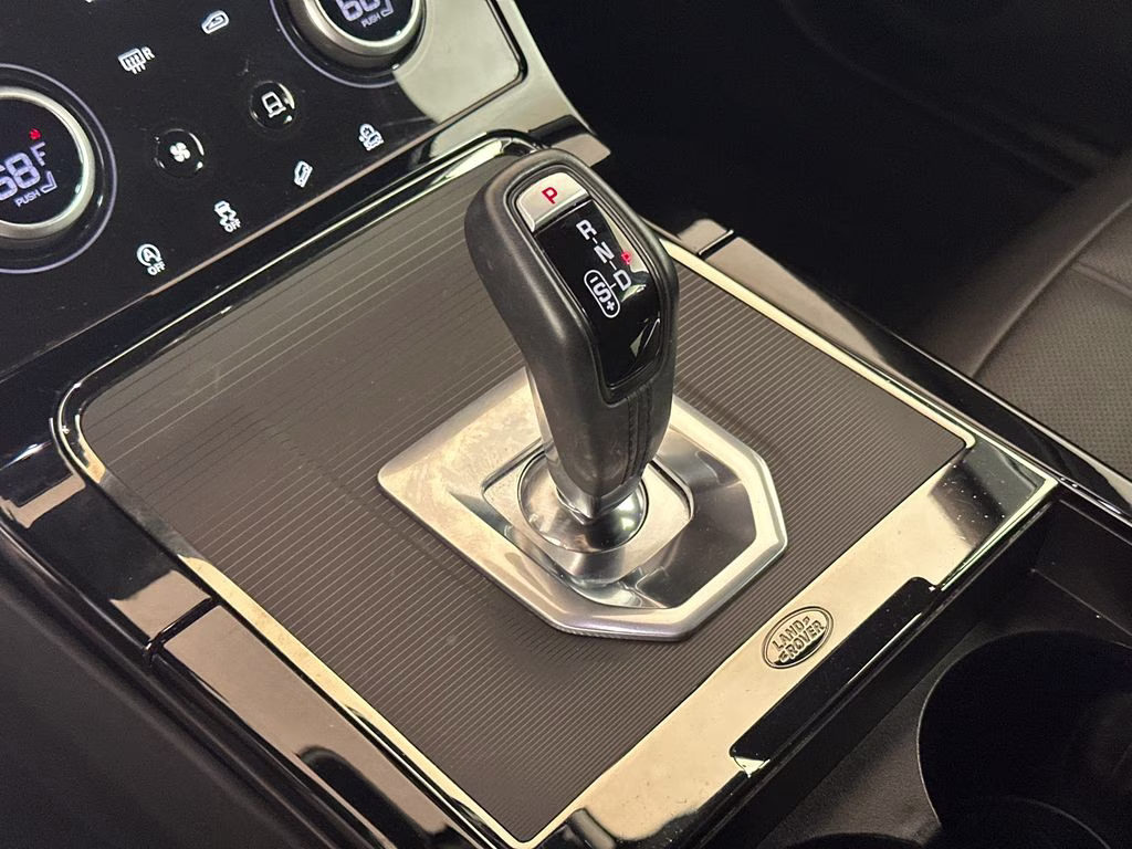 2023 Fuji White Land Rover Range Rover Evoque R-Dynamic SE AWD SUV