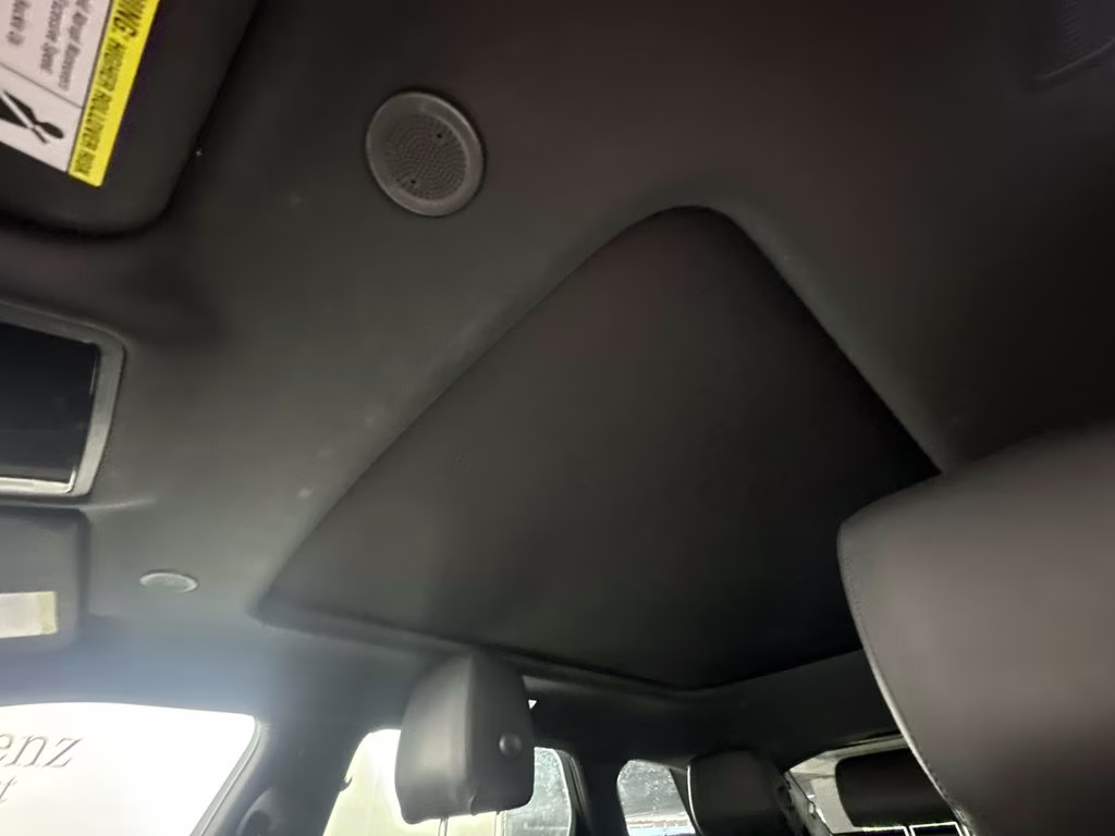 2023 Fuji White Land Rover Range Rover Evoque R-Dynamic SE AWD SUV