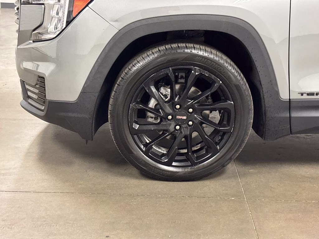 2023 Sterling Metallic GMC Terrain SLE FWD SUV