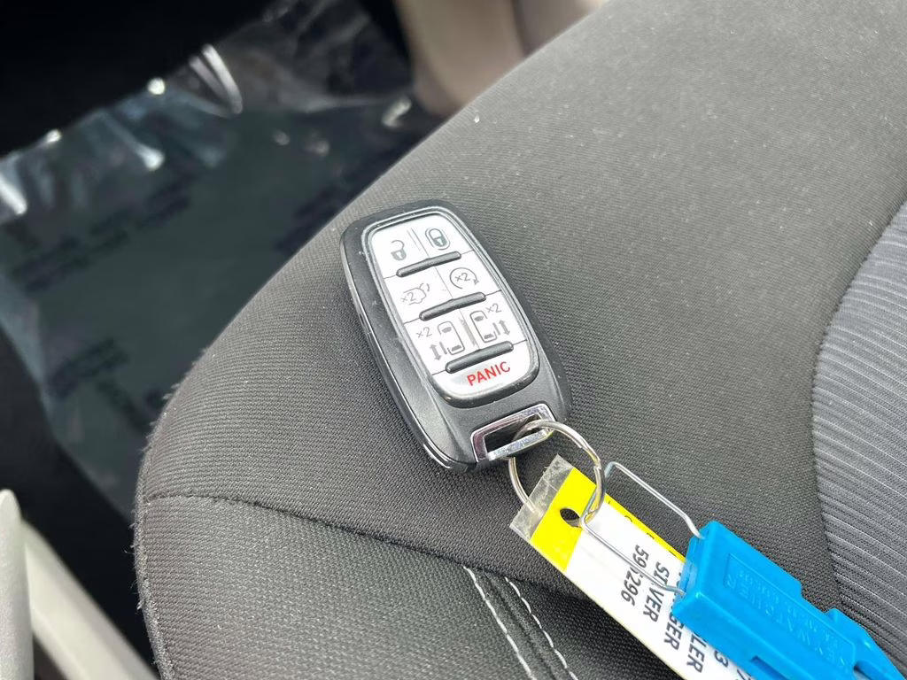 2023 Silver Mist Clearcoat Chrysler Voyager LX FWD Van