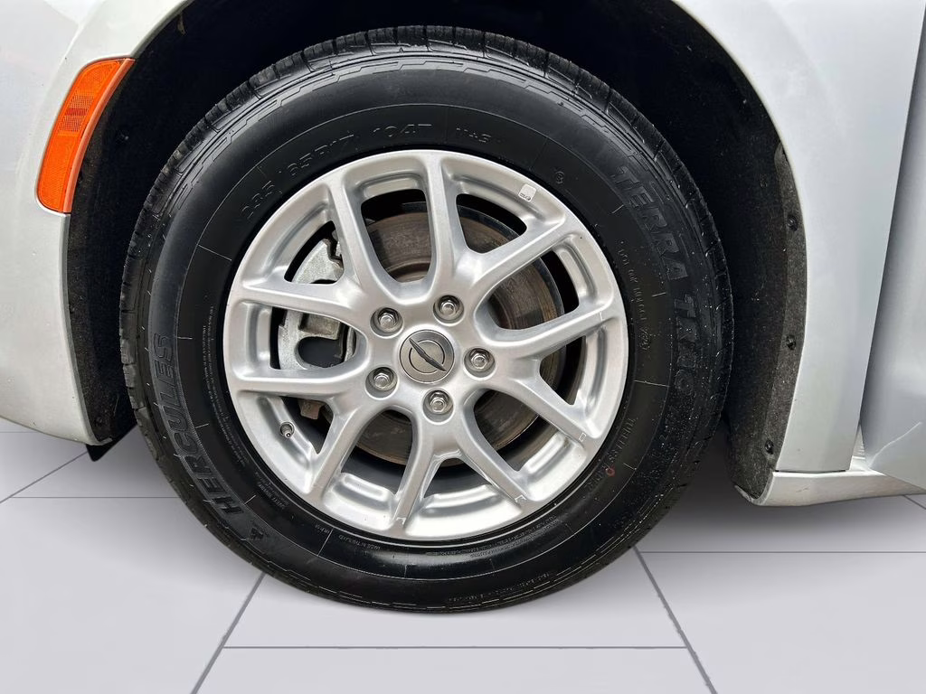 2023 Silver Mist Clearcoat Chrysler Voyager LX FWD Van