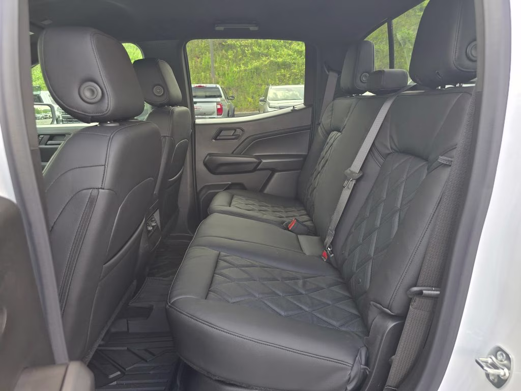 2026 Summit White Chevrolet Colorado Trail Boss 4X4 Truck