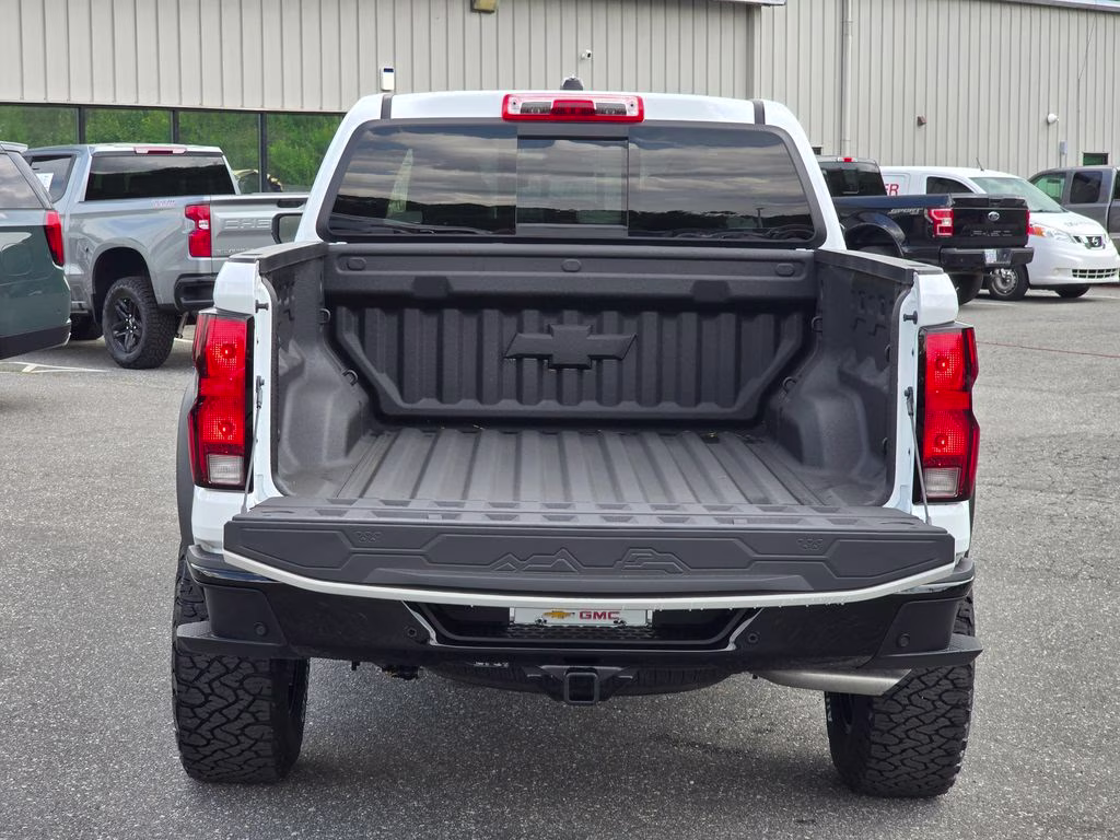 2026 Summit White Chevrolet Colorado Trail Boss 4X4 Truck