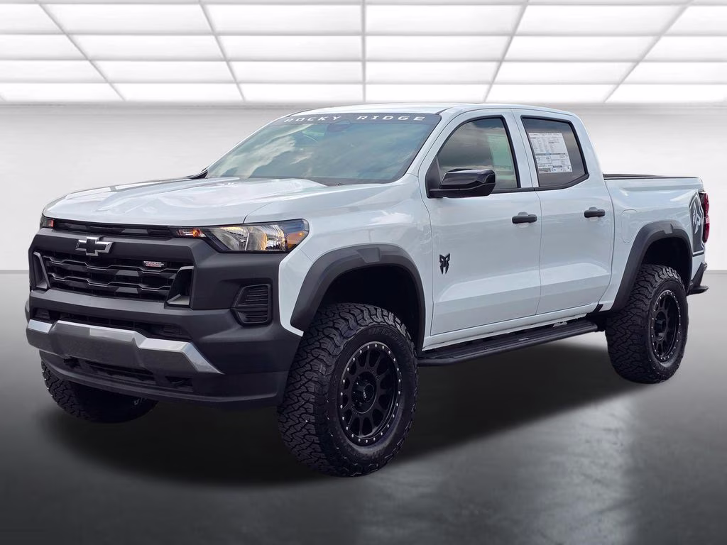 2026 Summit White Chevrolet Colorado Trail Boss 4X4 Truck