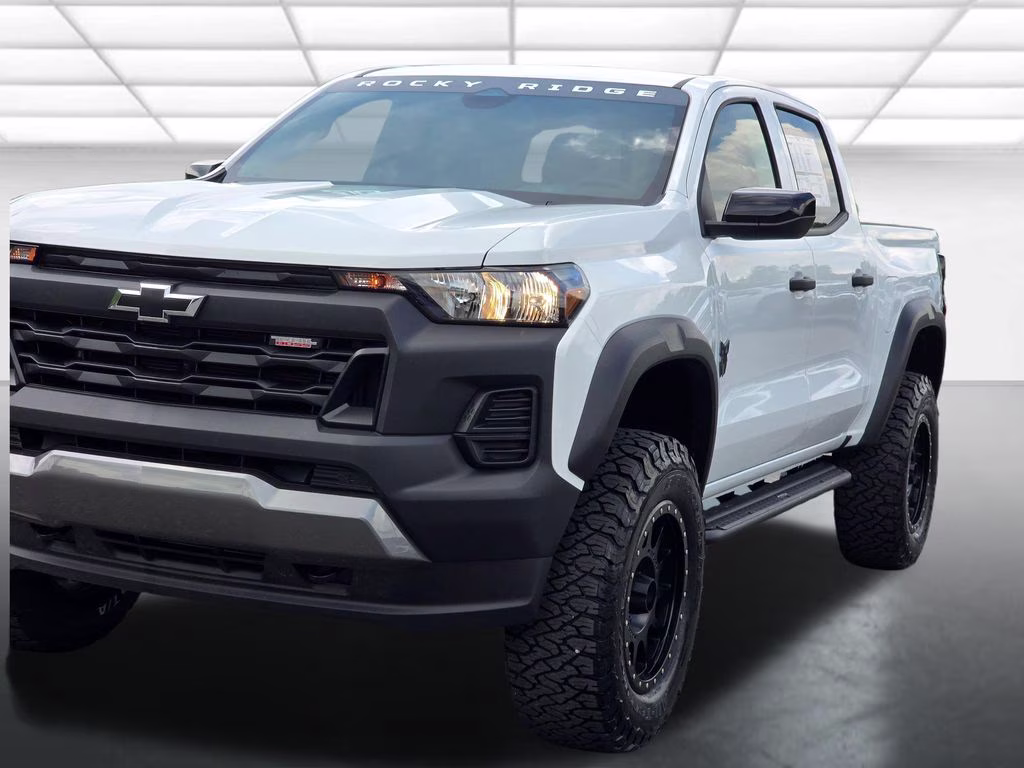 2026 Summit White Chevrolet Colorado Trail Boss 4X4 Truck