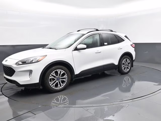 2022 White Ford Escape SEL AWD SUV