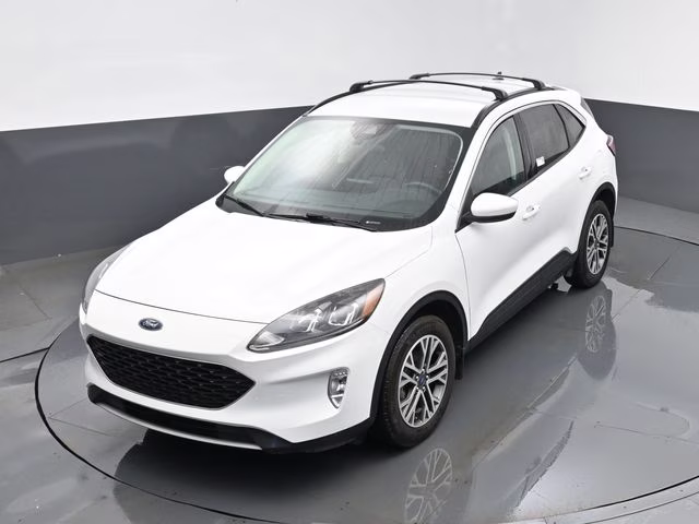 2022 White Ford Escape SEL AWD SUV