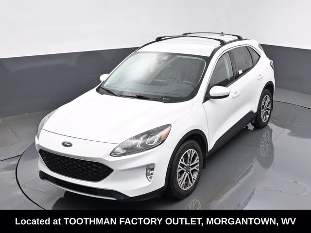 2022 White Ford Escape SEL AWD SUV