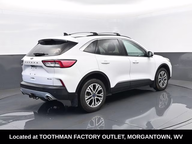 2022 White Ford Escape SEL AWD SUV