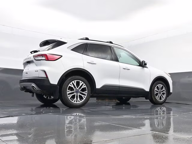 2022 White Ford Escape SEL AWD SUV