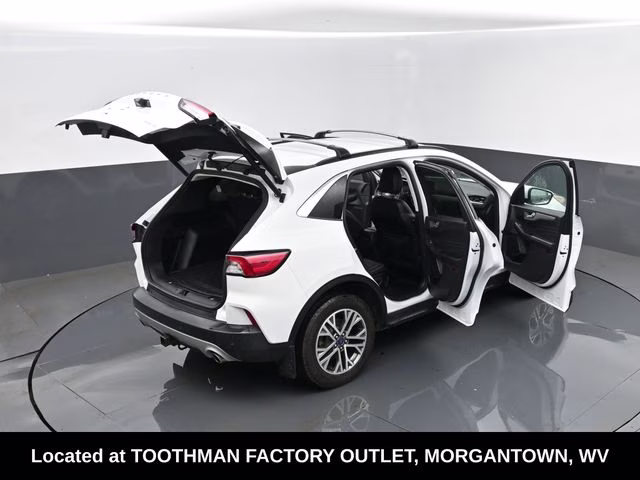 2022 White Ford Escape SEL AWD SUV