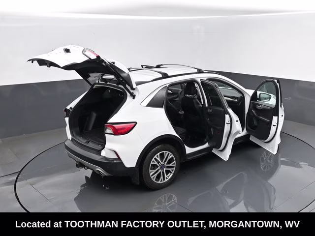 2022 White Ford Escape SEL AWD SUV