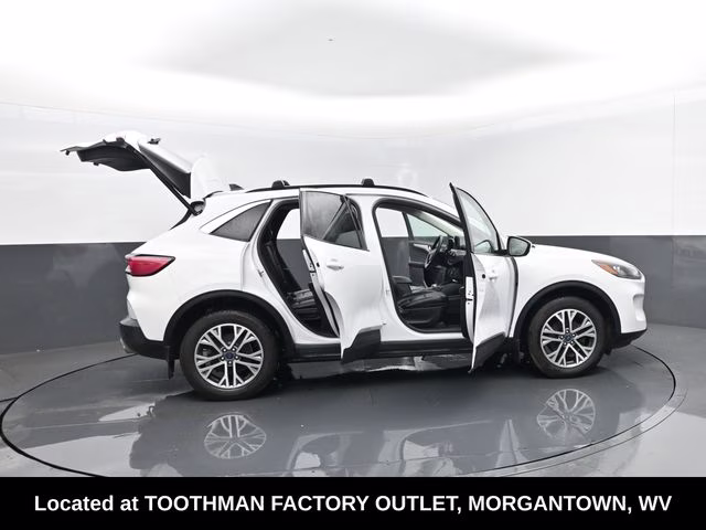 2022 White Ford Escape SEL AWD SUV