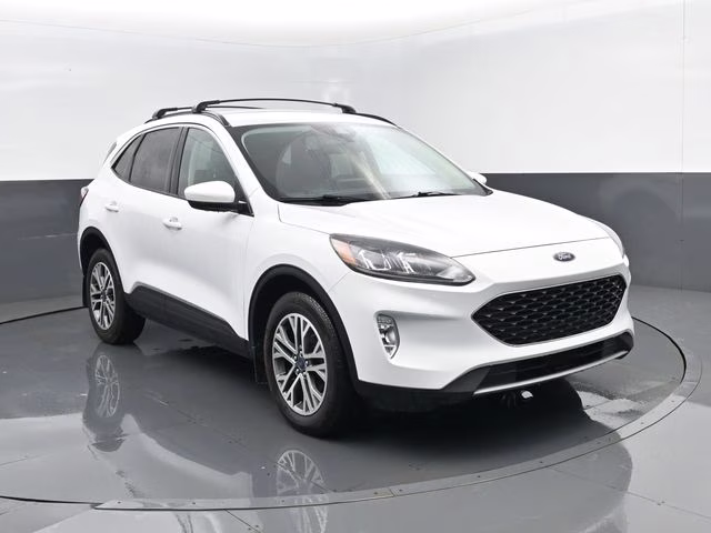 2022 White Ford Escape SEL AWD SUV