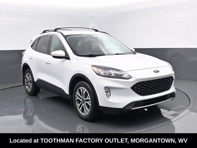 2022 White Ford Escape SEL AWD SUV