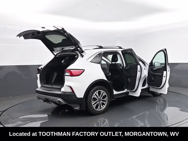 2022 White Ford Escape SEL AWD SUV