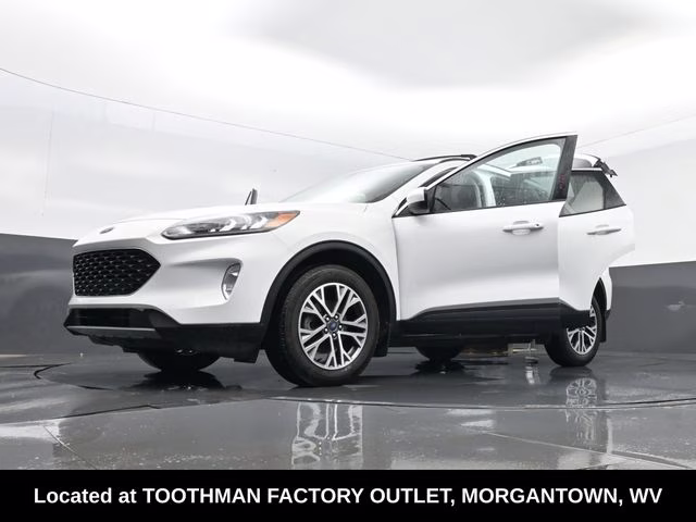 2022 White Ford Escape SEL AWD SUV