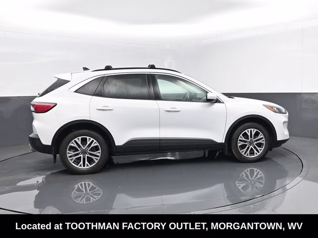 2022 White Ford Escape SEL AWD SUV