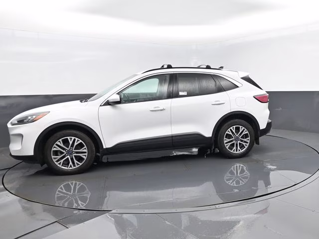 2022 White Ford Escape SEL AWD SUV