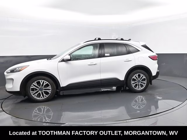2022 White Ford Escape SEL AWD SUV