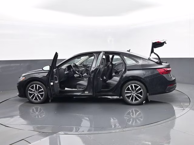 2025 Black Volkswagen Jetta 1.5T SE FWD Sedan