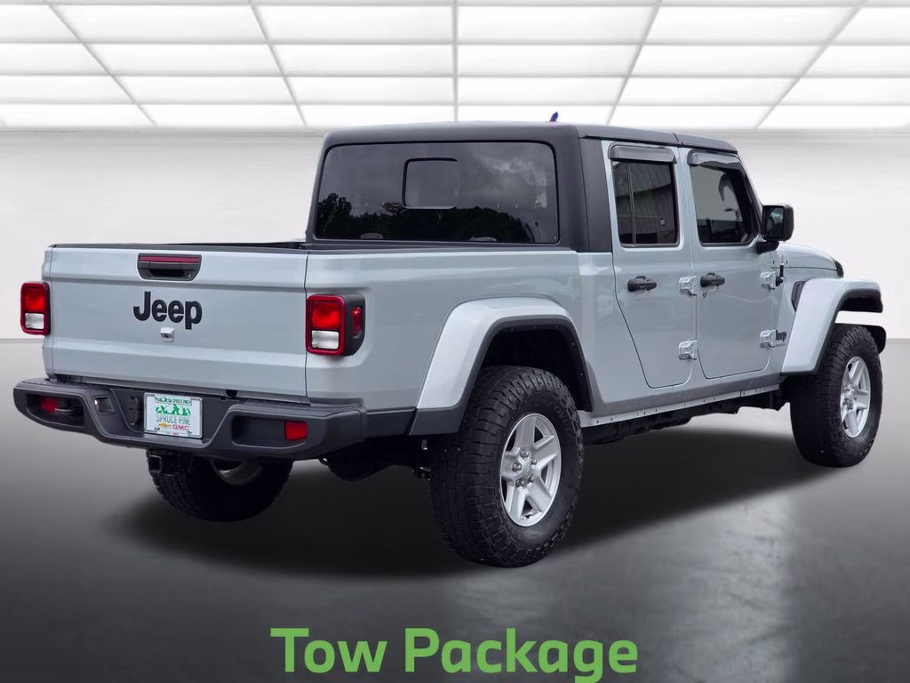 2022 Silver Zynith Clearcoat Jeep Gladiator Sport 4X4 Truck