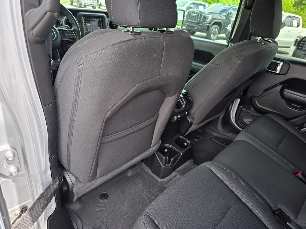 2022 Silver Zynith Clearcoat Jeep Gladiator Sport 4X4 Truck