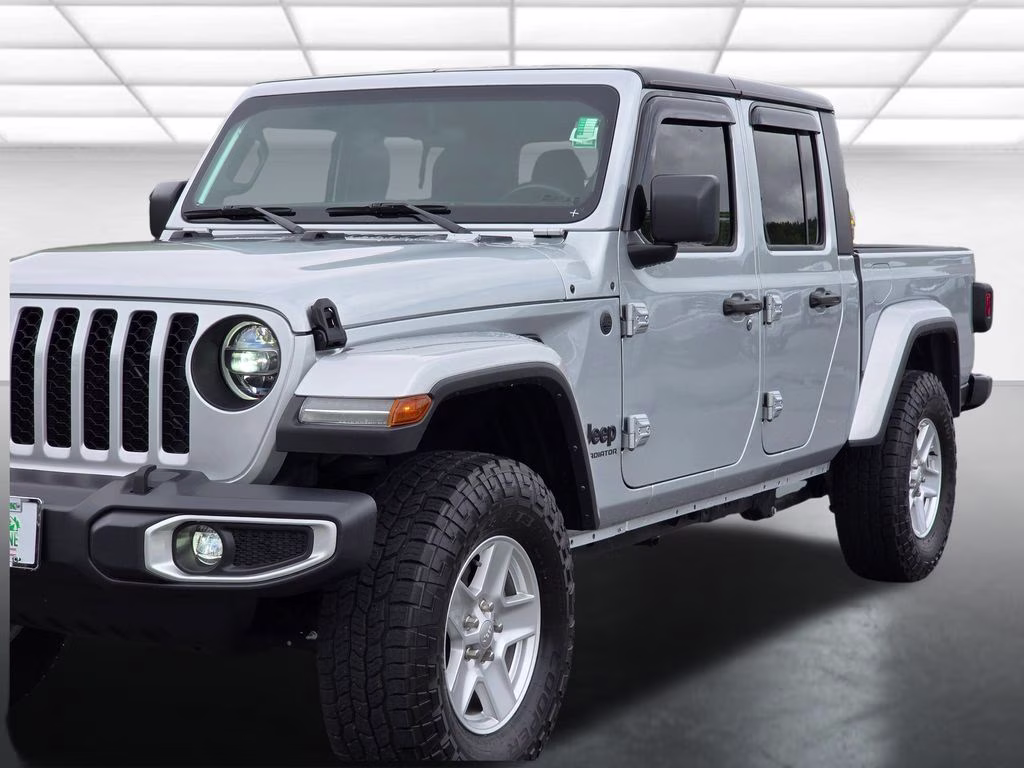 2022 Silver Zynith Clearcoat Jeep Gladiator Sport 4X4 Truck