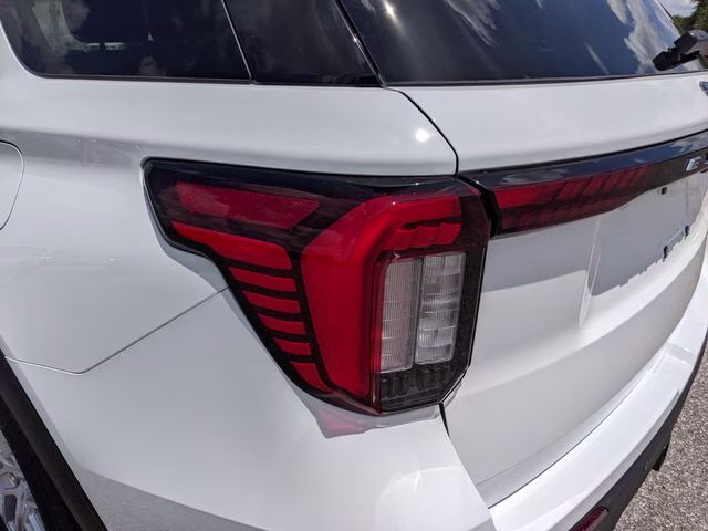 2026 Oxford White Ford Explorer Active 4X4 SUV