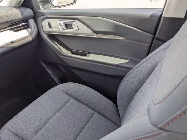2026 Oxford White Ford Explorer Active 4X4 SUV