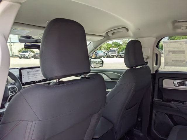 2026 Oxford White Ford Explorer Active 4X4 SUV