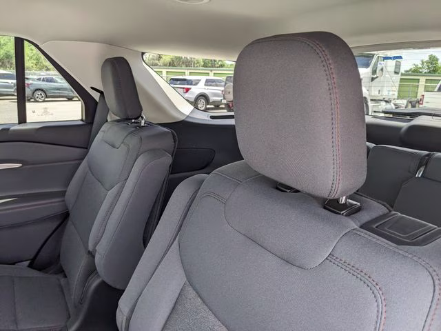 2026 Oxford White Ford Explorer Active 4X4 SUV